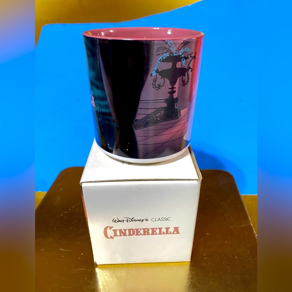 WALT DISNEY’S CLASSIC CINDERELLA VTG 1990’s DISNEY STORE EXCLUSIVE CERAMIC MUG - Picture 9 of 14